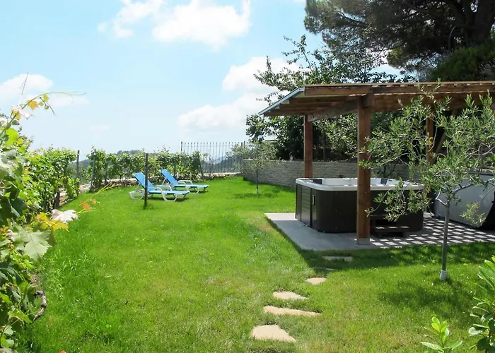 San Giuseppe - Vlo210 By Interhome *